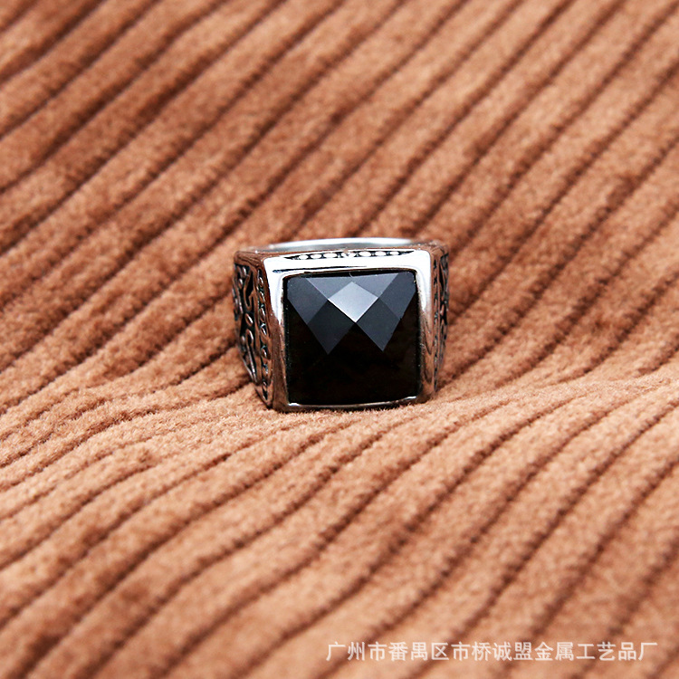厂家直销2018新款宝石戒指不锈钢指环朋克风工艺品复古礼品批发示例图5