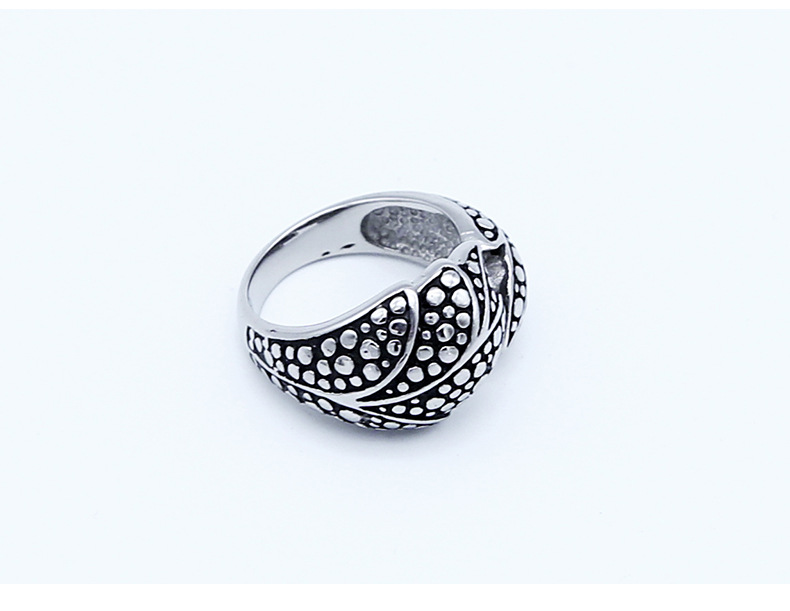 2018欧美新款朋克风饰品批发 个性复古钛钢指环 不锈钢首饰戒指示例图10