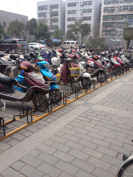 广西钦州安装自行车停车架，摩托车停放架多少钱示例图2