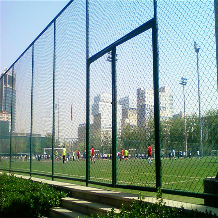 中峰销售 体育场围网 球场护栏网规格 球场护栏安装