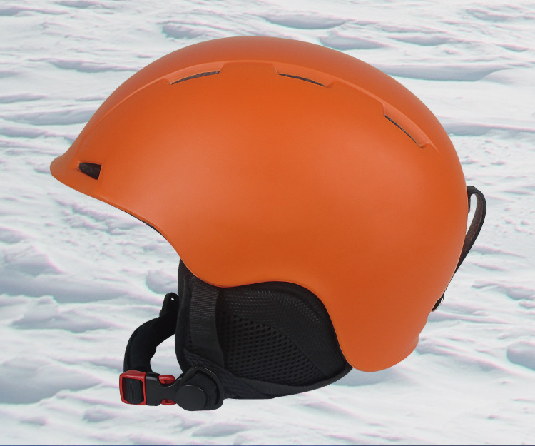 儿童滑雪头盔加厚保暖安全帽一体成型冰雪运动用品滑雪头盔厂销示例图6