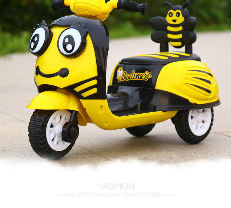 新款儿童电动车三轮摩托可坐2-5岁男女宝宝踏板充电玩具童示例图4
