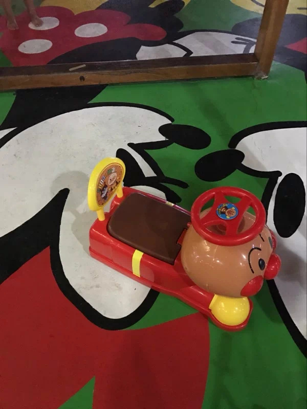 厂家直销面包超人儿童婴儿四轮扭扭车 滑行车 学步车玩具示例图5
