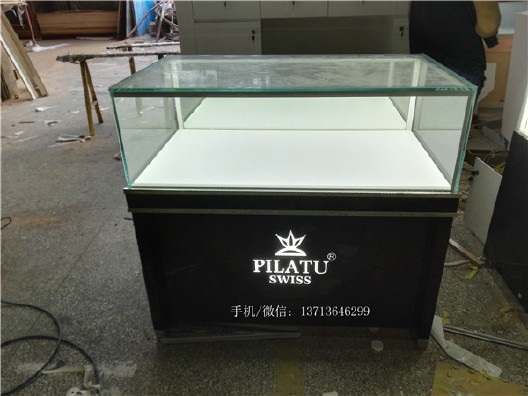 深圳展柜制作厂家 定做巴丽华手表柜台 木质烤漆展柜示例图2