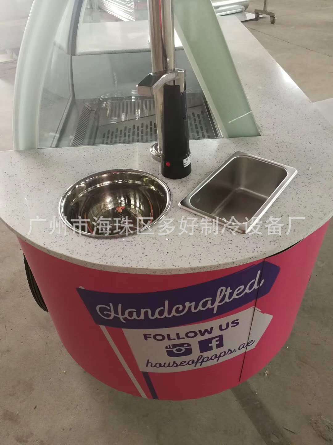 精美冰淇淋流动车雪糕移动展示花车  厂价直销 全国联保示例图2