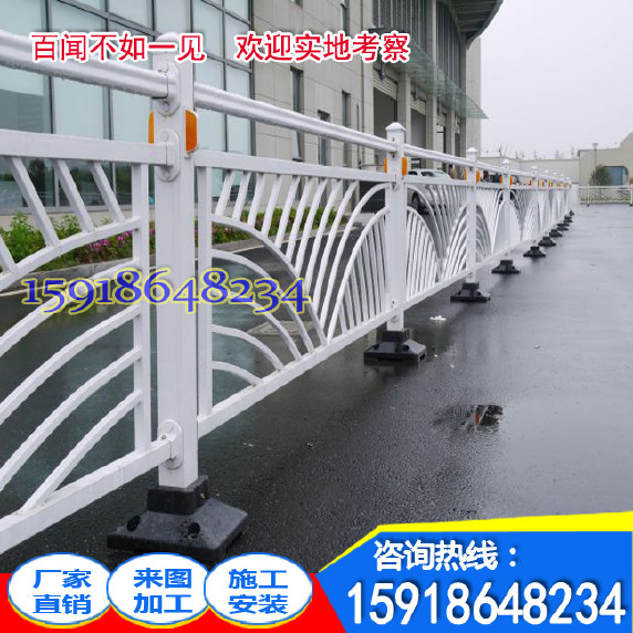 专业海南护栏生产厂家 儋州市政道路隔离栏 车量分流中央防护栏示例图4