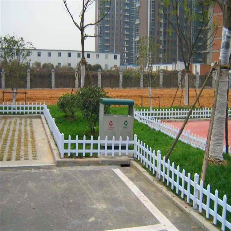 华朋销售 草坪pvc护栏 pvc塑钢草坪围栏 草坪护栏塑料