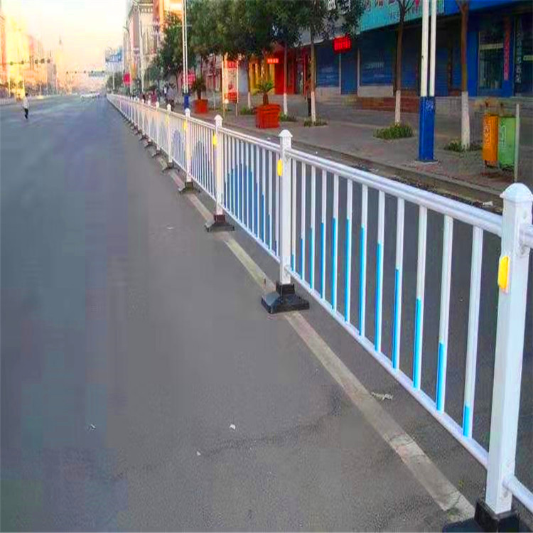 华朋销售 PVC围栏 草坪护栏道路 pvc草坪围栏