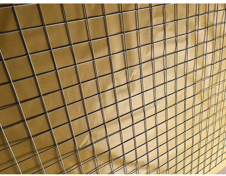 【天隆】镀锌网304电焊网30m一卷优质耐磨损工地防护网 焊接网示例图12