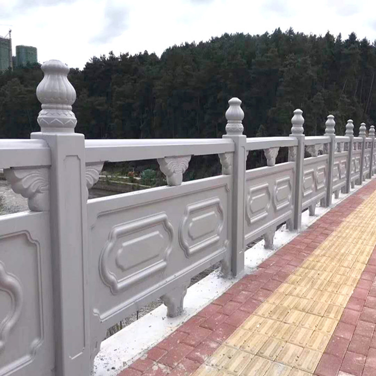 艺高景观水泥护栏厂家批发 上海仿石栏杆安装 草坪护栏仿木栅栏示例图5