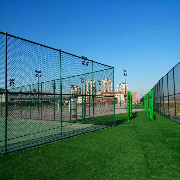 球场体育场围网 球场护栏网供应 云蓝