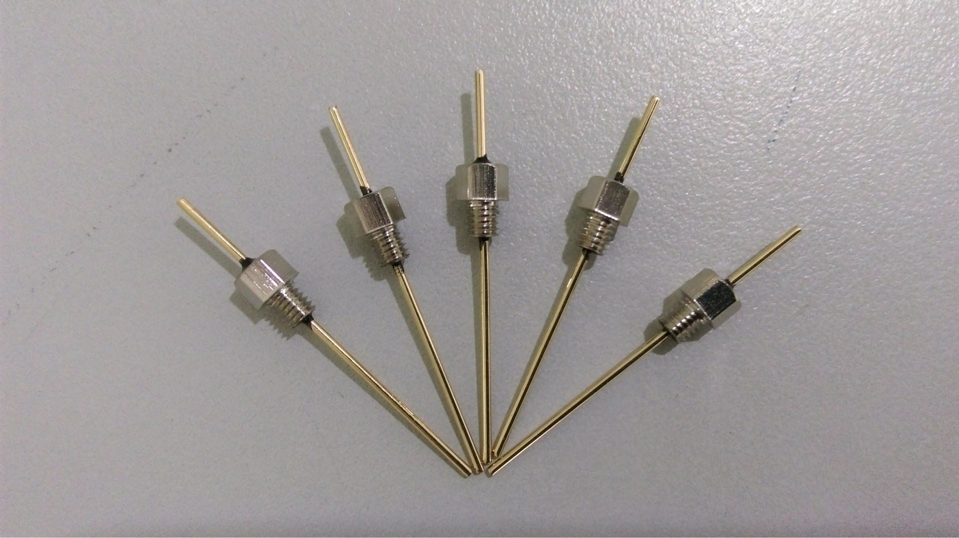 螺纹式穿芯电容、穿芯电容器厂家直销可定制各种电容示例图2