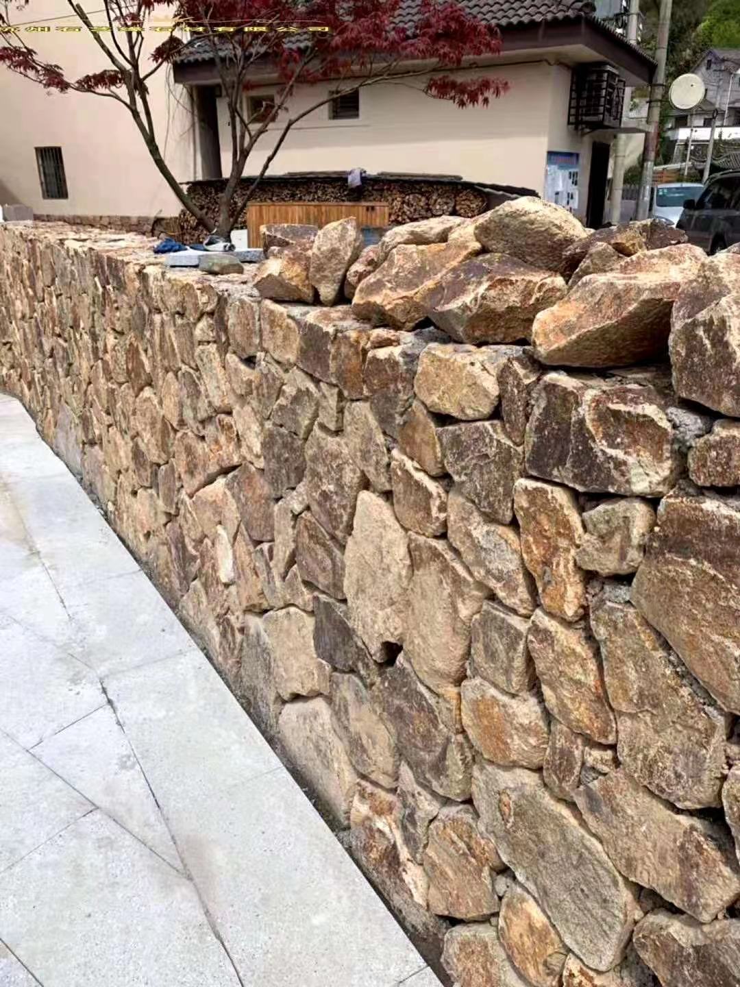 保定粉砂岩垒墙石碎拼块石景墙护坡石乱石板文化石价格低 板岩、文化石9
