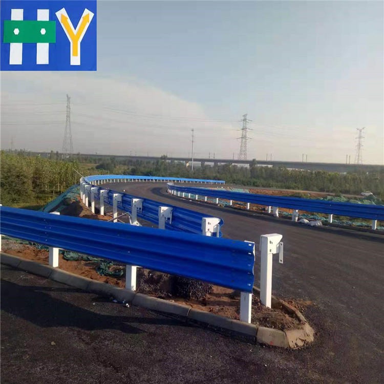 防撞设施 郑州合宇波形护栏板价格 专业公路安防乡村公路护栏板