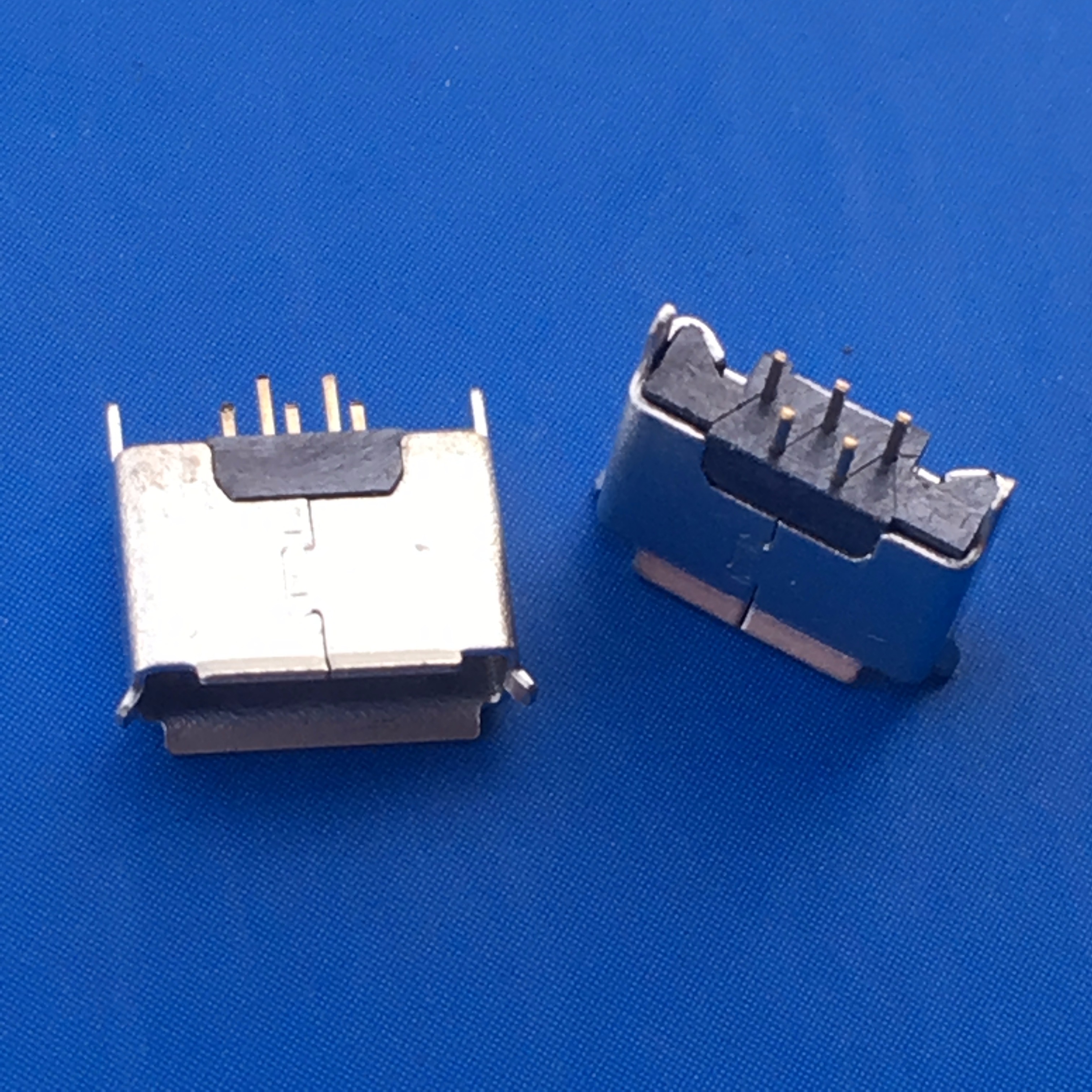 180度直插Micro USB5P母座B型-AB型立式插板1.5-2.0脚卷边2