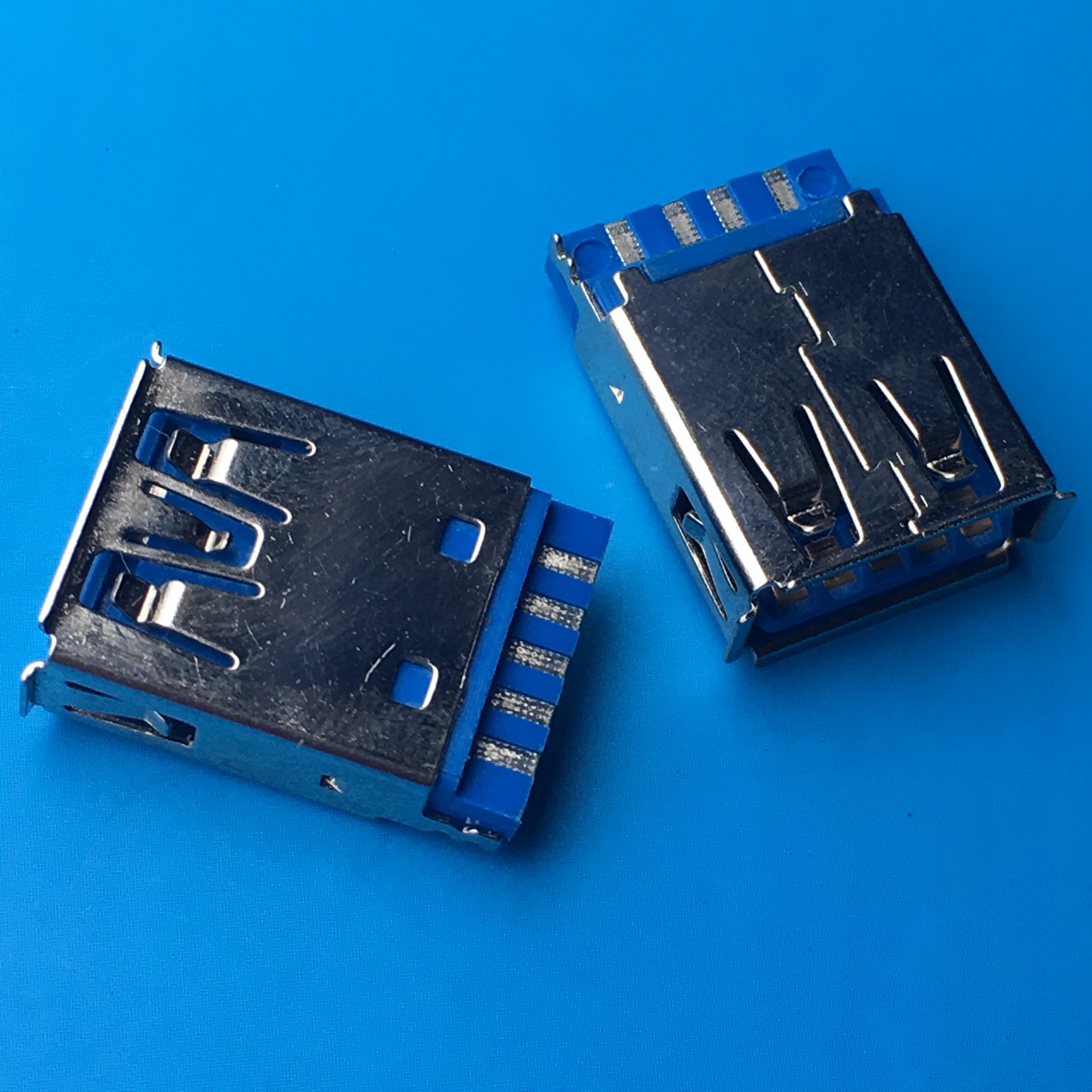 蓝色胶芯 卷边 9P 3.0焊线式母座USB3.0短体 AF 180度焊线母座1