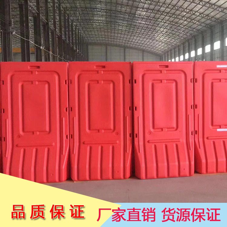 江门畅达公司供应 定做黄色警示高栏水马 1.8米防撞塑料门板水马护栏3