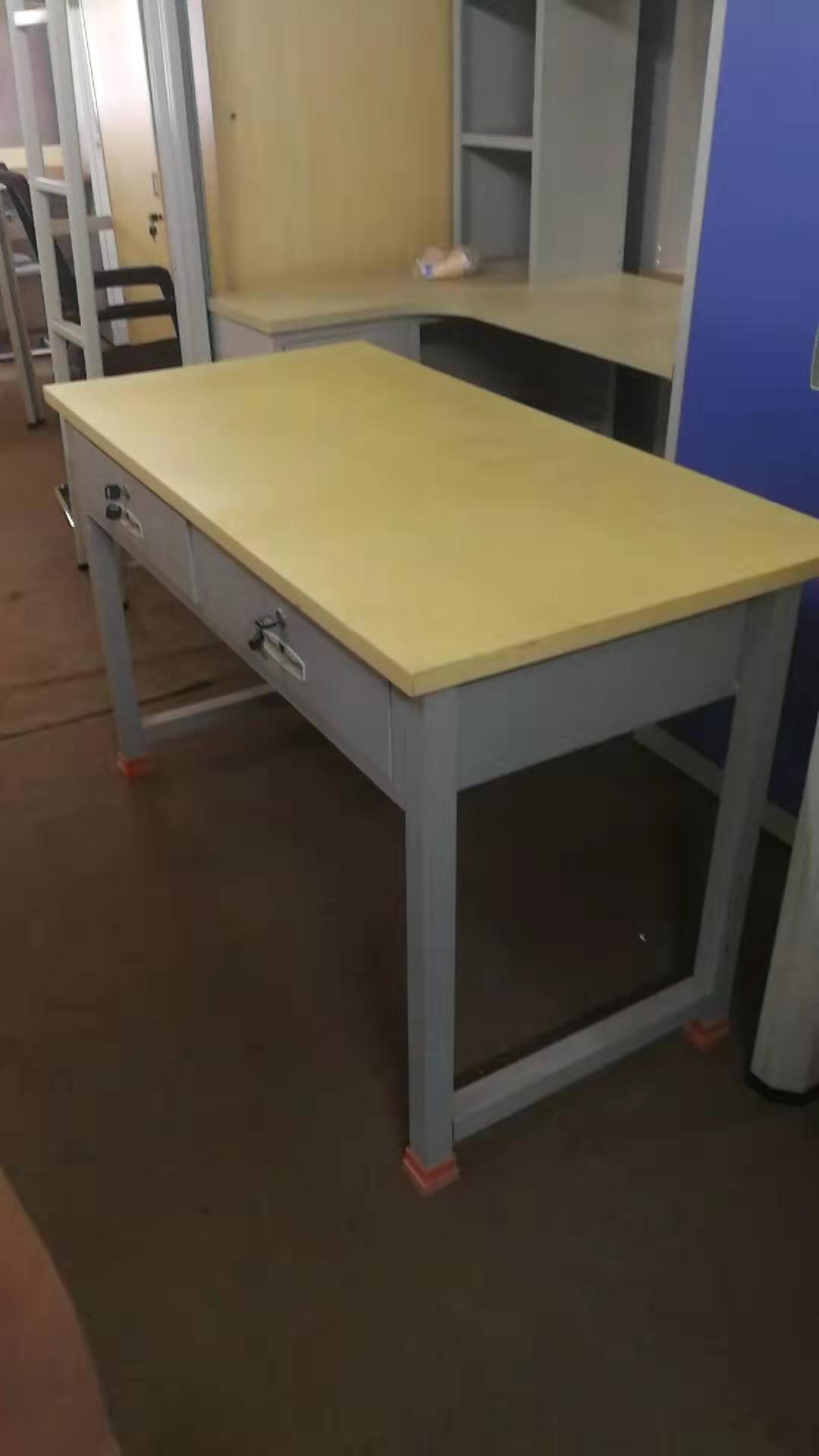 钢制办公桌 员工宿舍桌子 兴大家具供应 铁皮办公桌 电脑桌 办公桌1