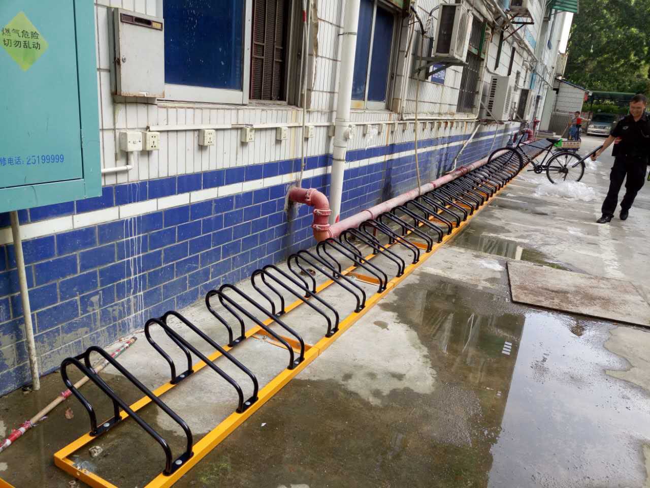 其他智能交通设备 深圳厂家定制自行车停车架 电动车停放架2