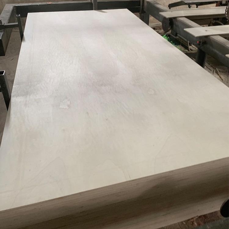 木板材 六厘九厘现货厂家直销双面漂白杨木胶合板出口家具板包装板