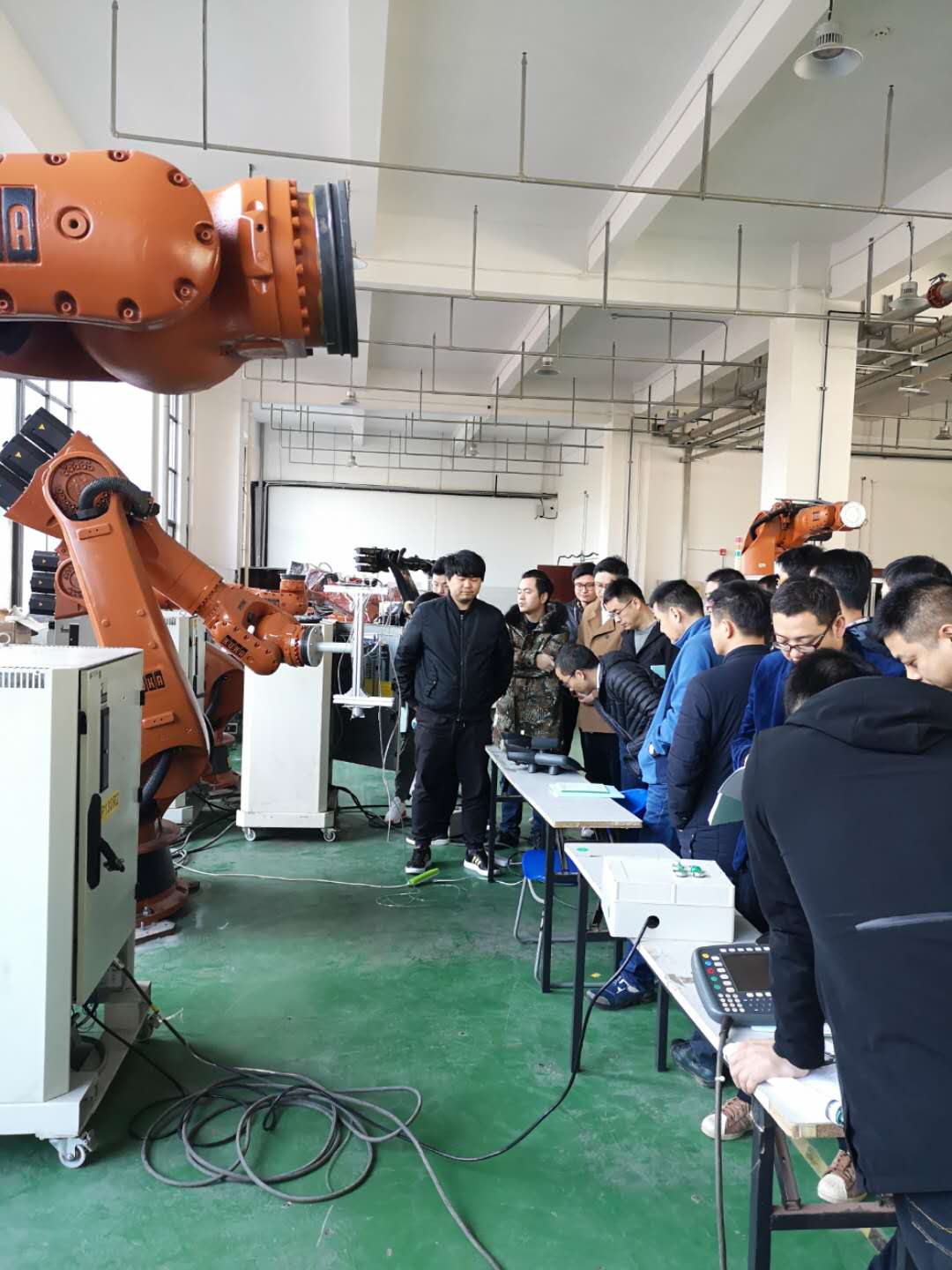 自动化技术 技能培训 机器人编程培训 电气工程师 PLC培训 机器人操作培训4