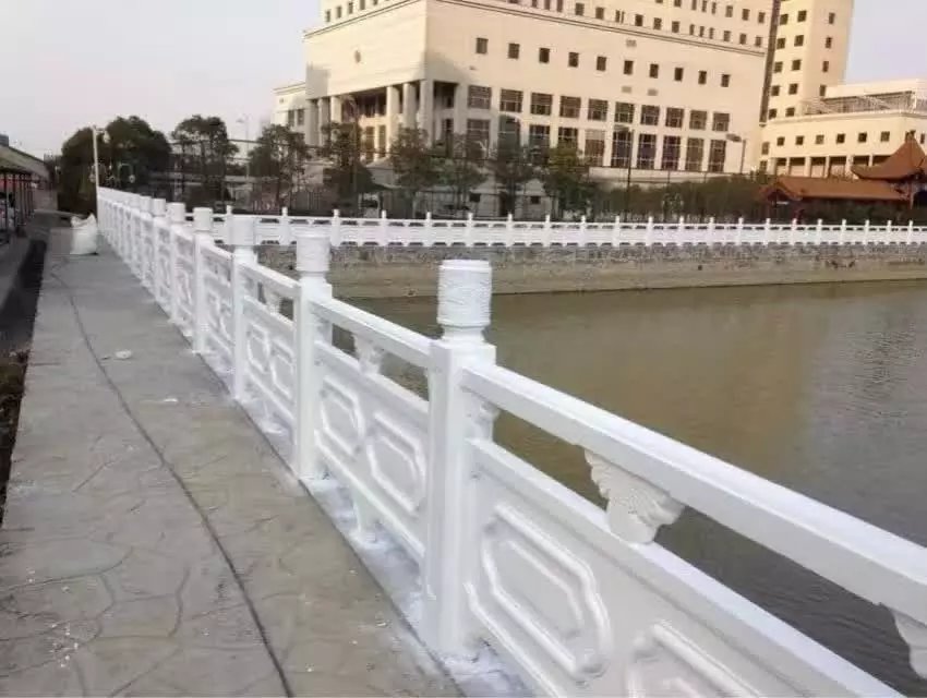 其他园林资材 划算的河堤护栏就在郑州天艺围栏模具_河堤护栏1