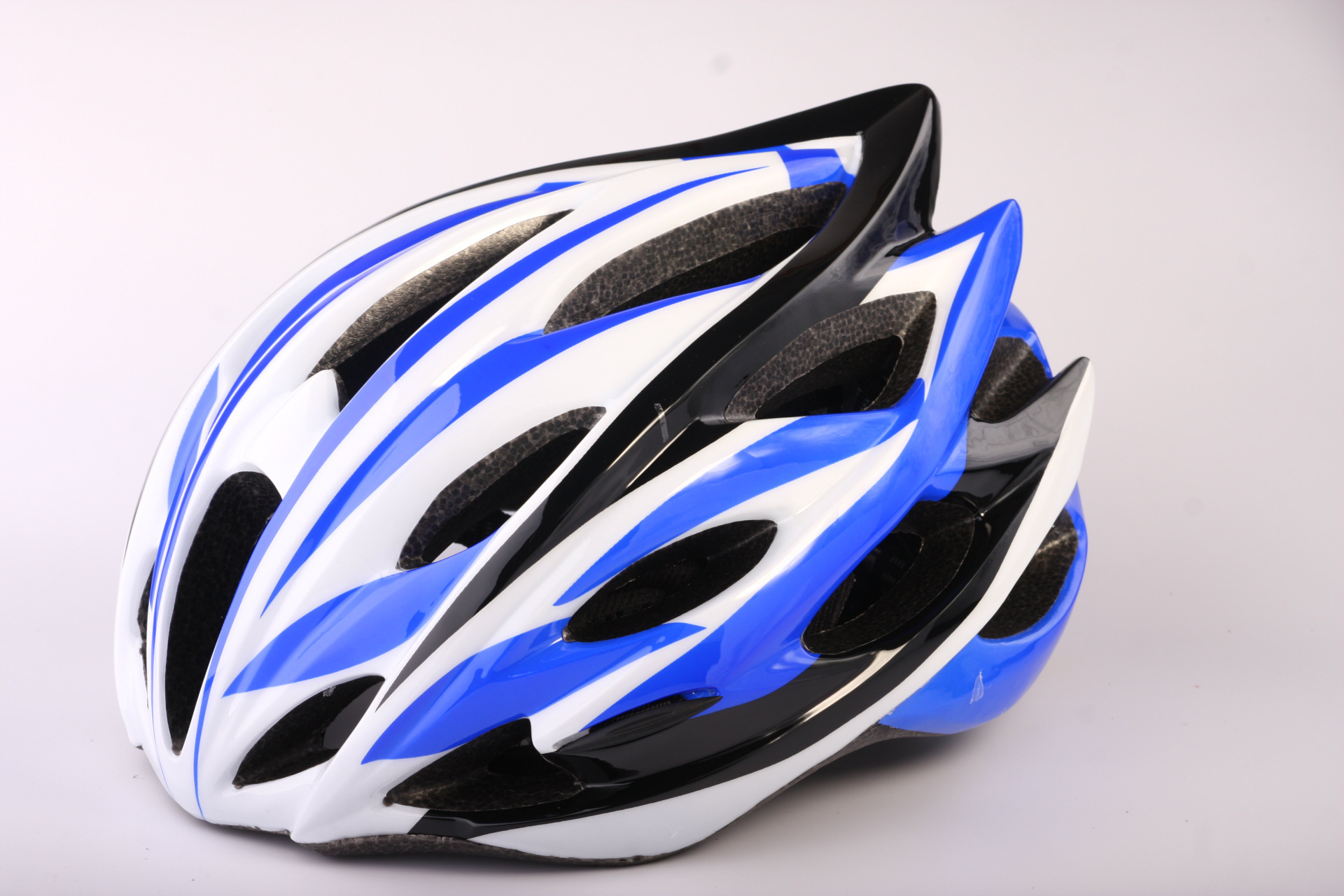 工厂直销一体成型自行车头盔骑行头盔公路头盔带防虫网3