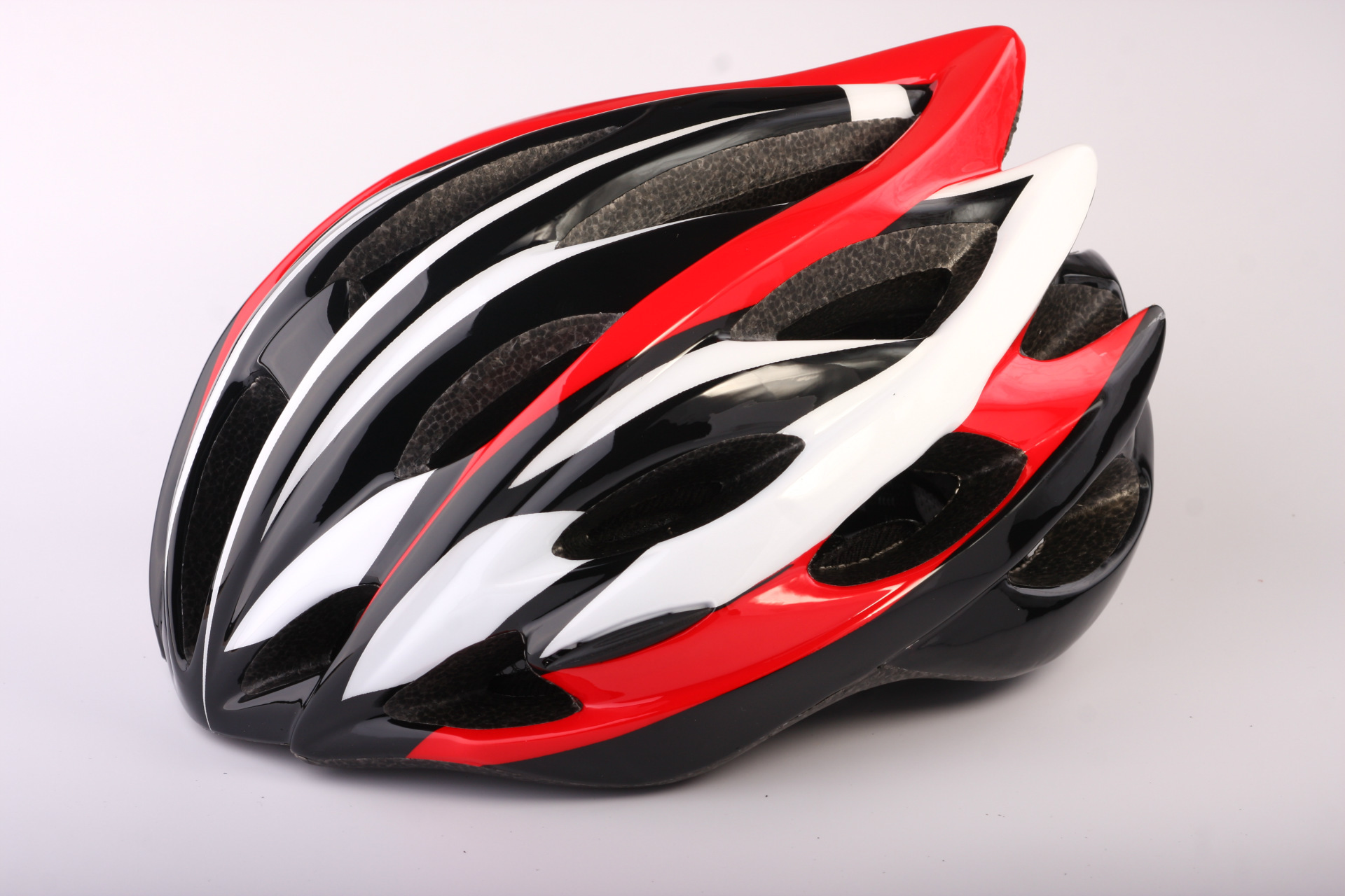 工厂直销一体成型自行车头盔骑行头盔公路头盔带防虫网5