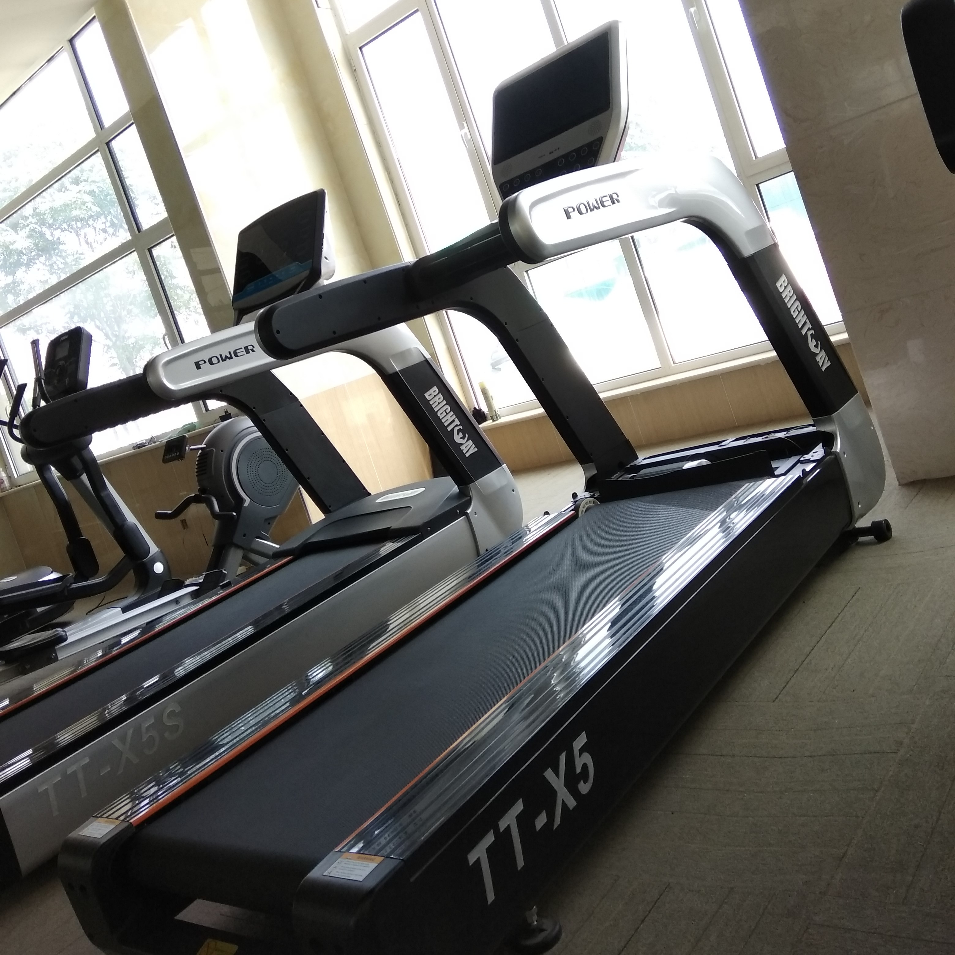 山东健身器材厂家跑步机商用跑步机健身房健身俱乐部高端跑步机5