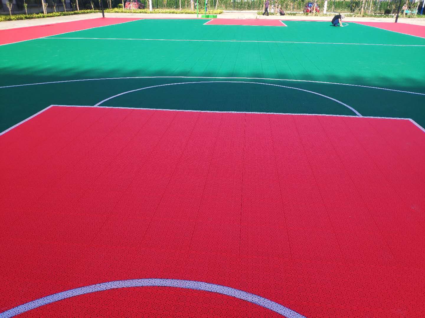 篮球场悬浮地板铺装幼儿园地板厂家红 运动跑道、人造草坪 河南新乡地板厂家6