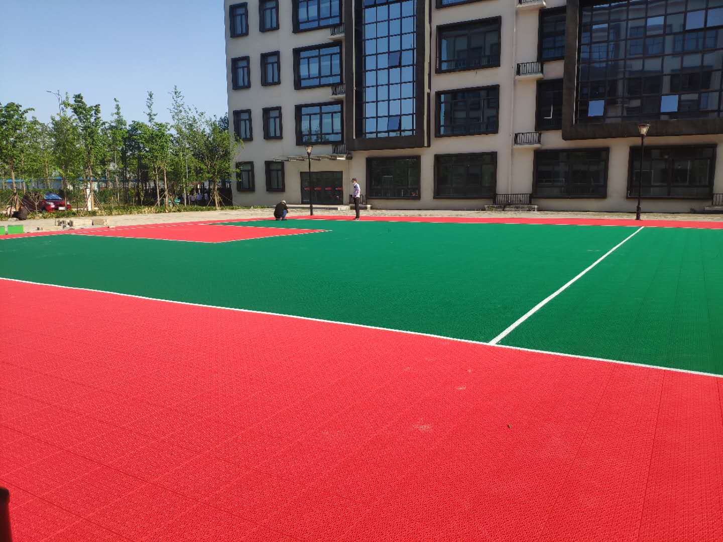 篮球场悬浮地板铺装幼儿园地板厂家红 运动跑道、人造草坪 河南新乡地板厂家2