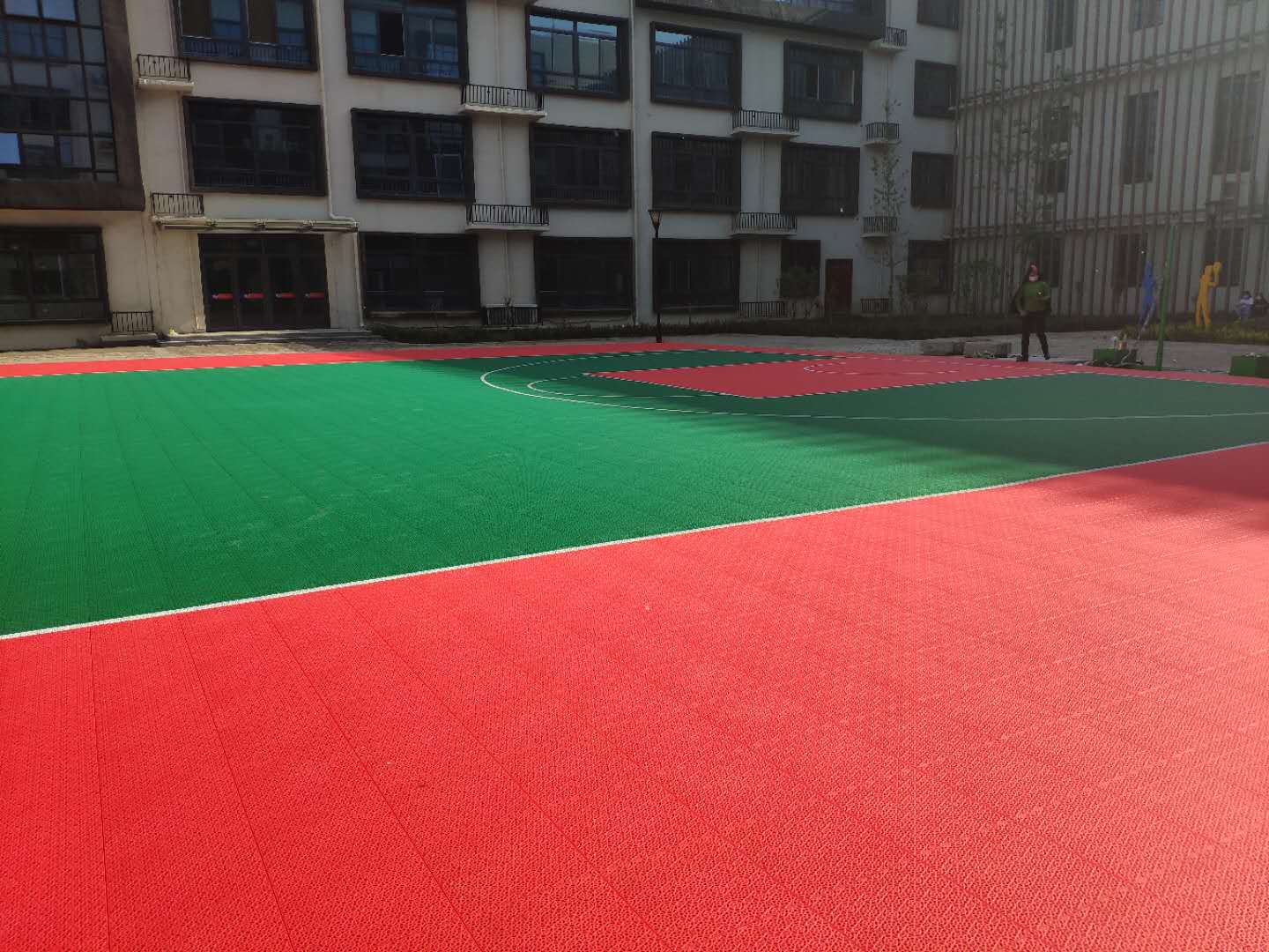 悬浮地板篮球场拼装地板幼儿园地板红 体育河南濮阳地板厂家2