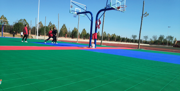体育河南信阳地板厂家 学校篮球场悬浮地板篮球场运动地板悬浮拼装地板红2