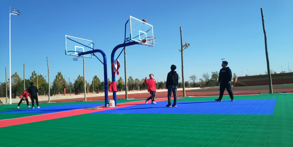 体育江苏无锡地板厂家 学校篮球场地板篮球场运动地板悬浮拼装地板红1