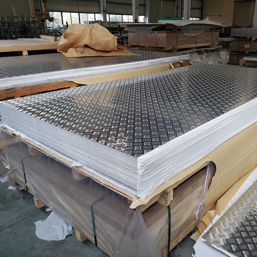 花纹铝板上海1060花纹铝板1060五条筋防滑铝板批发瞬升铝业2