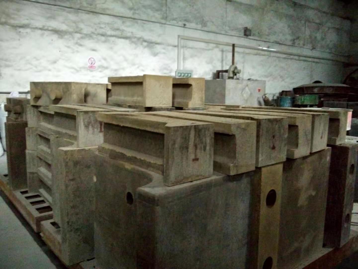 异形砖 烧嘴等各建材行业定制的异形预制件 专业耐材厂家生产座砖5