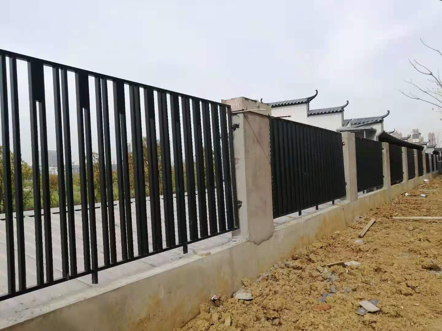 安徽厂家直销 其他安全防护设备 卓联 护栏围栏厂家批发定制小区铁艺围栏9
