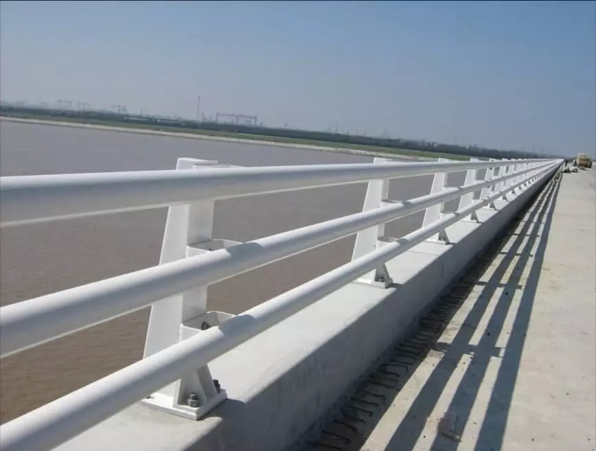 桥梁护栏工程 基础设施建设 防撞设施 河道防撞栏杆 高强焊接拼装4