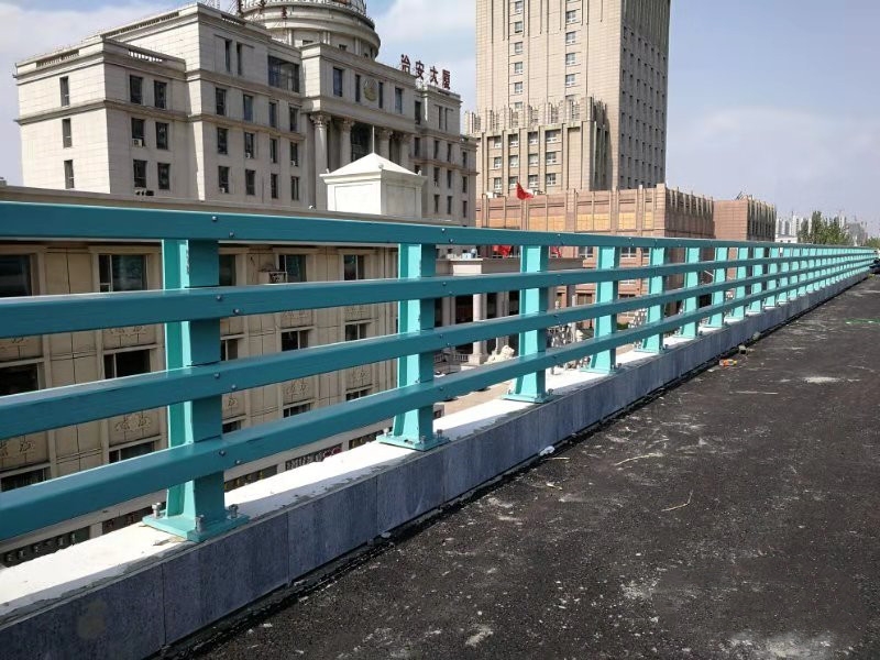 桥梁护栏工程 基础设施建设 防撞设施 河道防撞栏杆 高强焊接拼装3