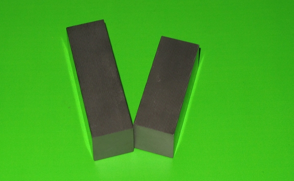 汕尾不锈钢搓丝板价格-供应毅众螺丝模具厂优质不锈钢搓丝板7