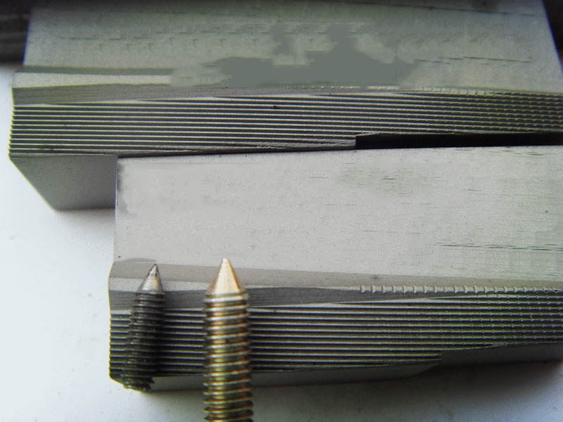 汕尾不锈钢搓丝板价格-供应毅众螺丝模具厂优质不锈钢搓丝板4