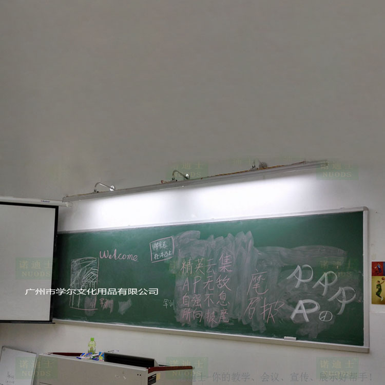 广州厂家长期定做壁挂式教学刀刮不留痕美国E3搪瓷绿板 诺迪士E3搪瓷写字黑板3