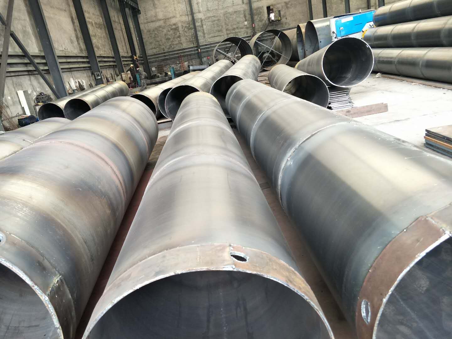 重庆钢护筒生产厂家 重庆大渡口区龙文钢材市场 螺旋管3