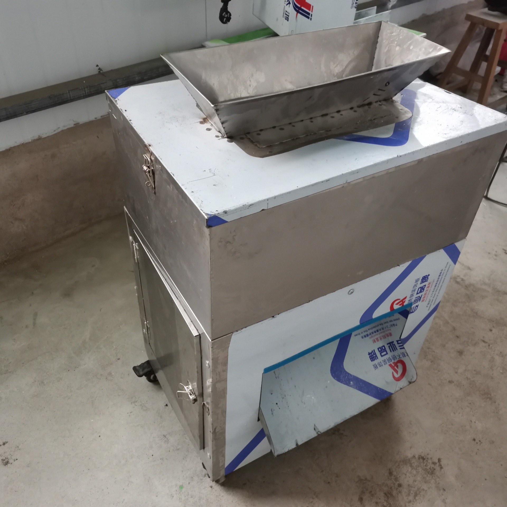鸡鸭鱼切块机 肉制品加工设备 商用切鸡块机 二次成型排骨剁块机