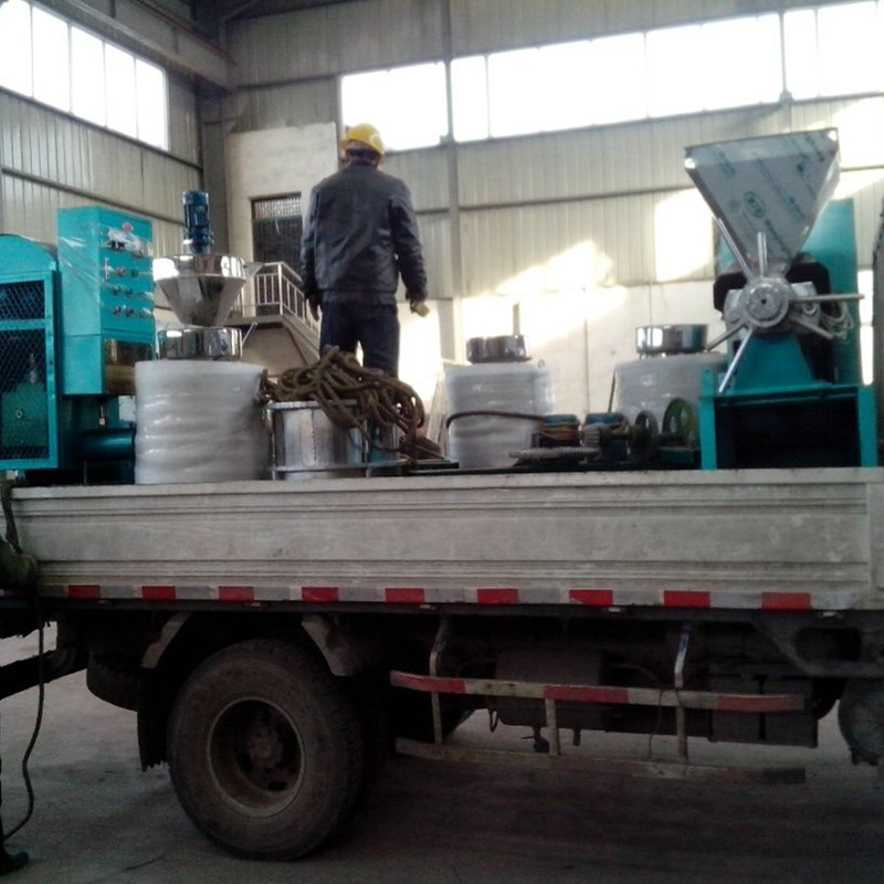 大型芝麻香油榨油机 商用花生榨油机设备 哈尔滨茶籽榨油机5