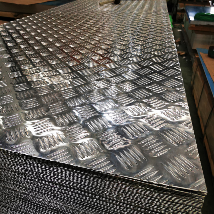 睿衡铝业1.2.3.5mm厚一平米铝板价格 0.8mm铝板每平方价格5