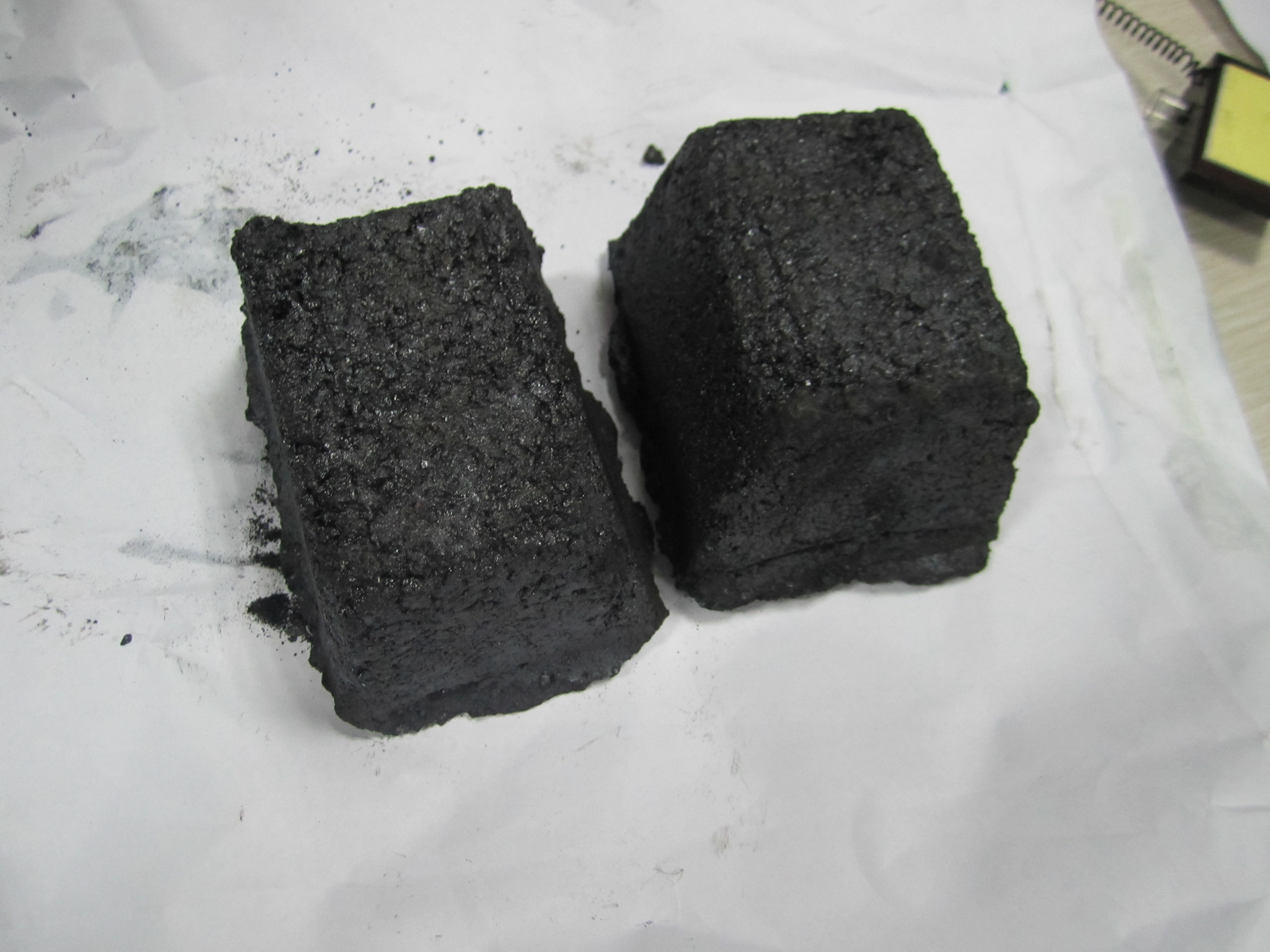 石墨及碳素产品 矿热电炉用自焙电极糊2