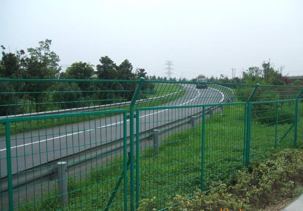 两边防护围栏 现货吉安绿色铁路框架防护栅栏 绿色金属防护网铁路栅栏2