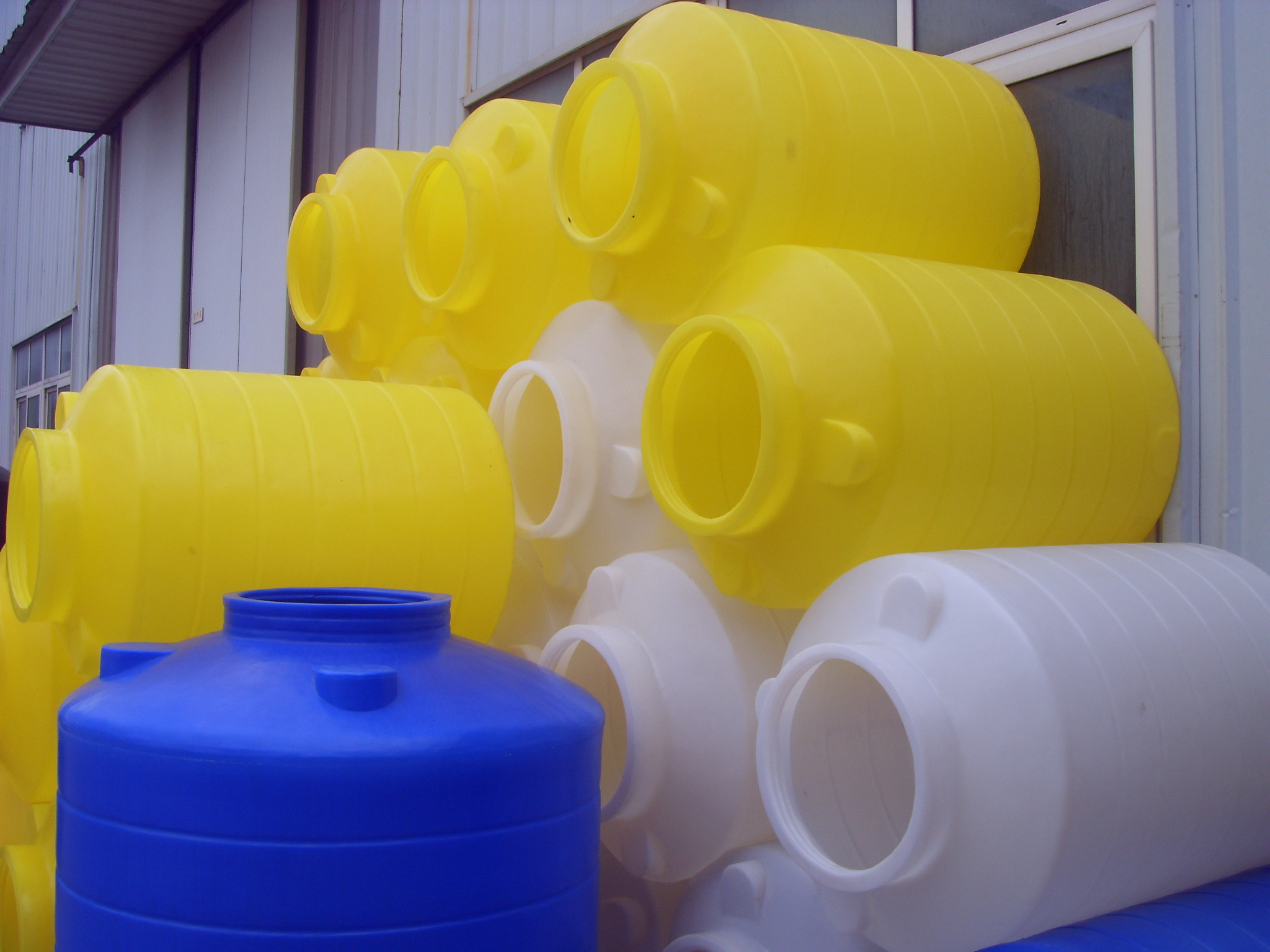 立式化工储罐 厂家直销 滚塑容器 塑料清洗箱 塑料圆柱型水箱4