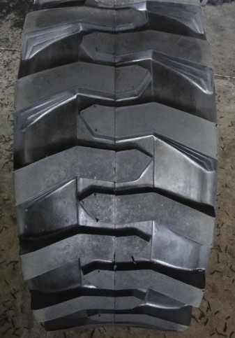 滑移装载机轮胎 R4花纹轮胎 12-16.5轮式挖掘机车轮胎3